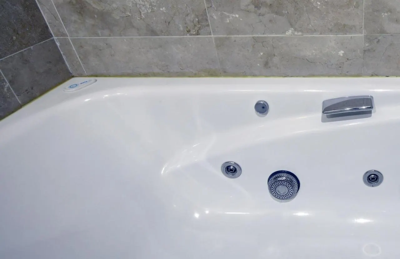 Daire Apartamento 409 Marina Real Puerto De La Duquesa Playa Manilva İspanya
