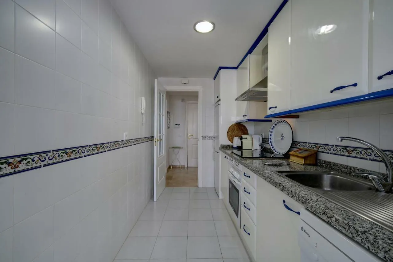 Daire Apartamento 409 Marina Real Puerto De La Duquesa Playa Manilva İspanya